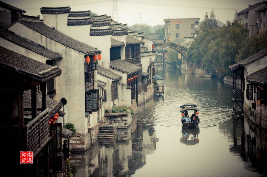 《沙丘2》登上《完全电影》杂志封面，IMAX 70毫米胶片海报同时曝光